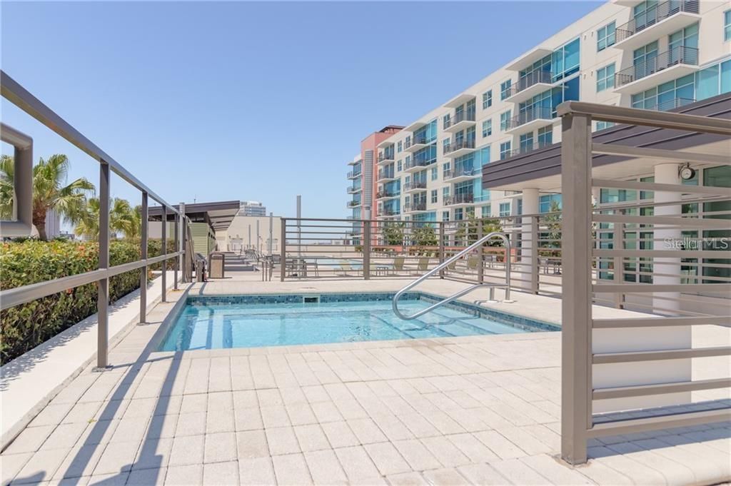 Recently Sold: $520,000 (2 beds, 2 baths, 1211 Square Feet)