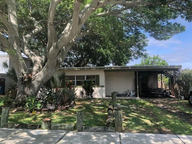Recently Sold: $225,000 (2 beds, 1 baths, 832 Square Feet)