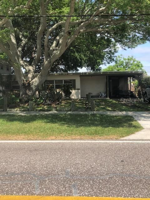 Recently Sold: $225,000 (2 beds, 1 baths, 832 Square Feet)