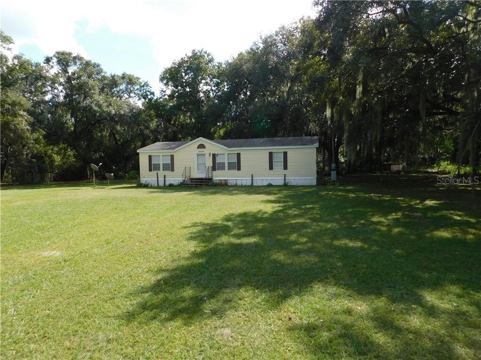 Recently Rented: $1,400 (3 beds, 2 baths, 1200 Square Feet)