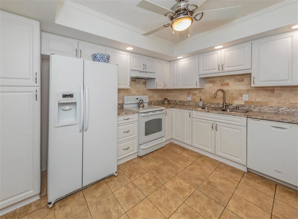 Recently Sold: $249,900 (2 beds, 2 baths, 1479 Square Feet)