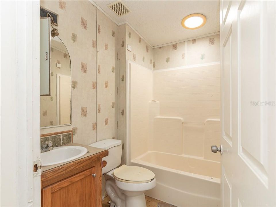 最近售出: $33,900 (2 贝兹, 2 浴室, 1080 平方英尺)