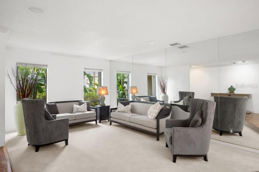 Recently Sold: $750,000 (3 beds, 2 baths, 2815 Square Feet)