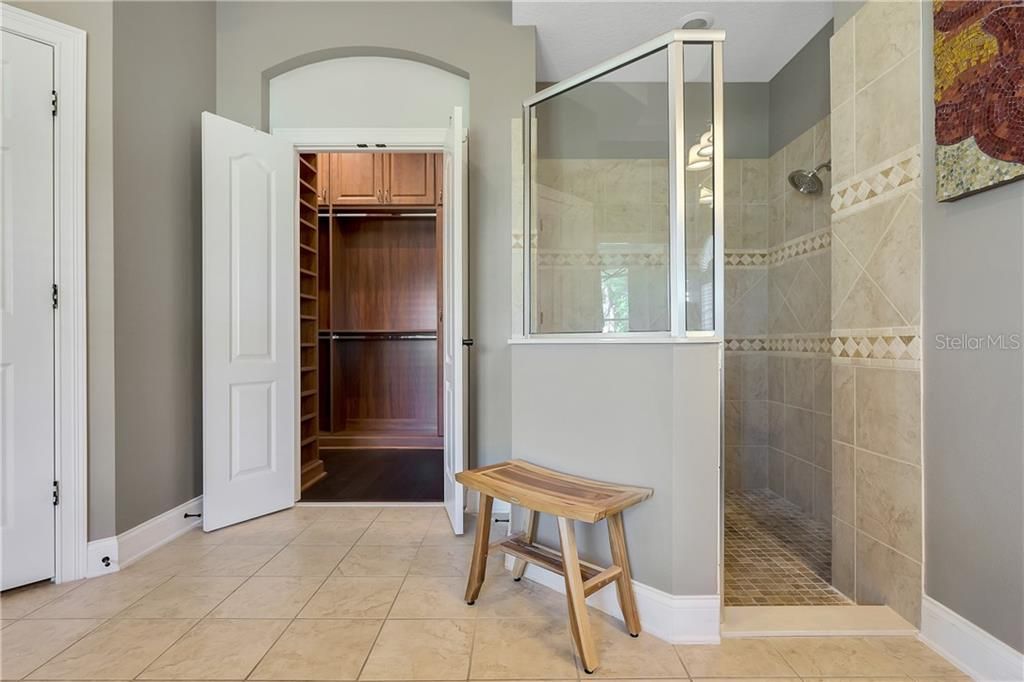 最近售出: $695,000 (5 贝兹, 4 浴室, 4390 平方英尺)