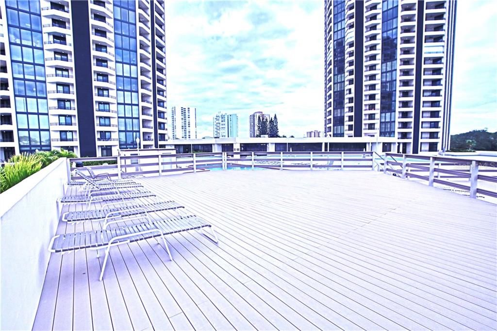 Expansive deck for sunbathing and socializing