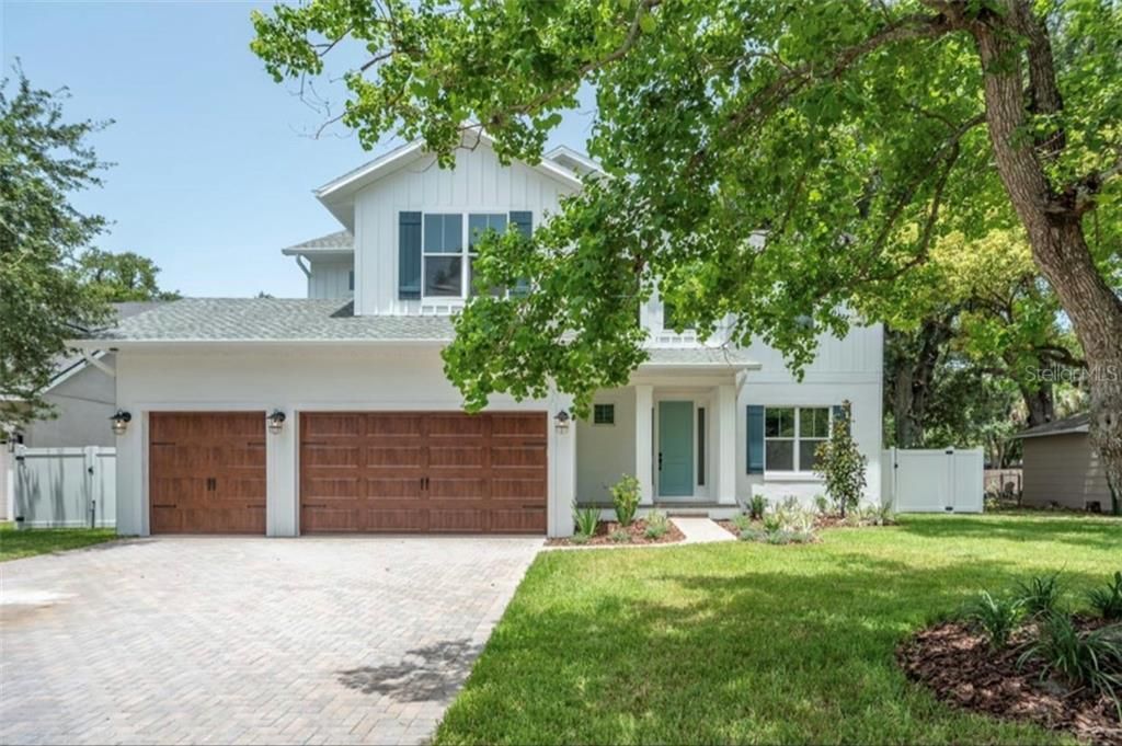 Recently Sold: $1,200,000 (4 beds, 3 baths, 3600 Square Feet)