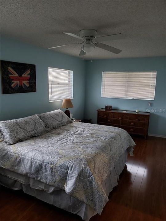 Recently Rented: $2,300 (2 beds, 2 baths, 900 Square Feet)