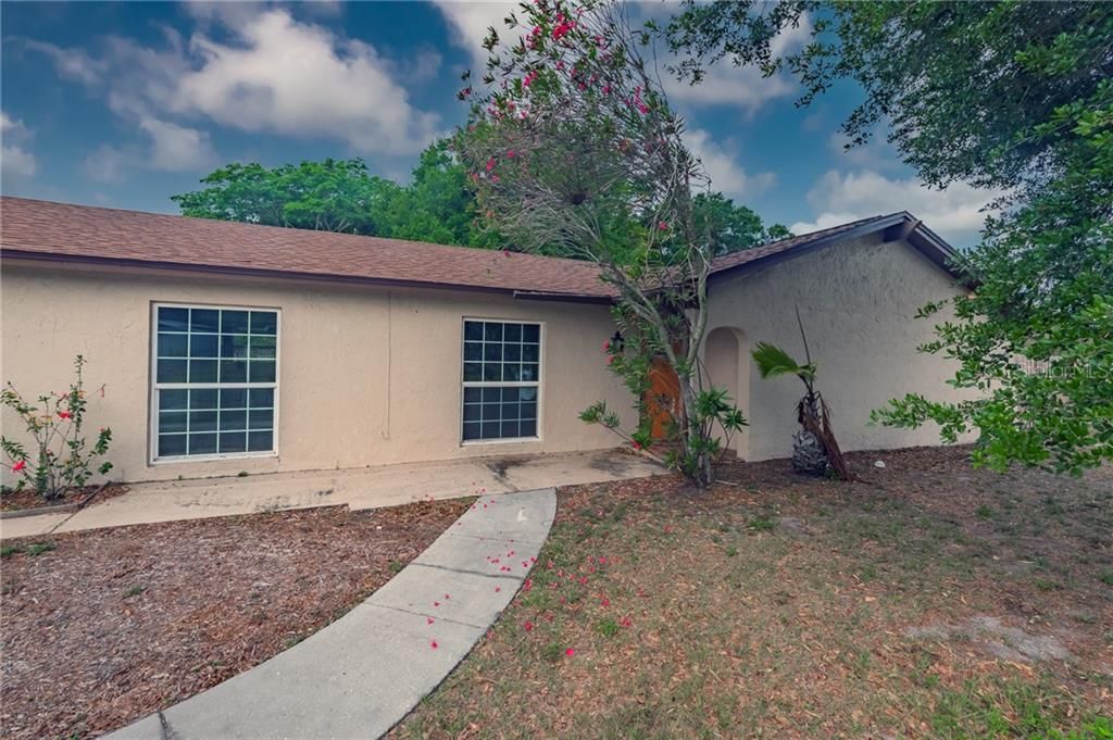 Recently Sold: $319,900 (4 beds, 2 baths, 1674 Square Feet)