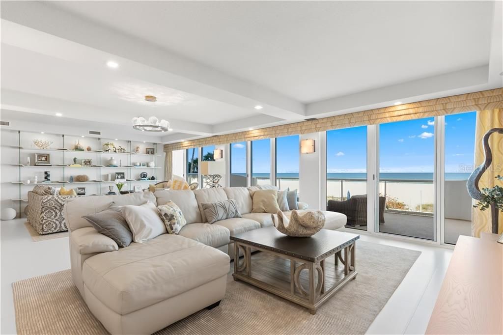 Recently Sold: $2,825,000 (3 beds, 3 baths, 3150 Square Feet)
