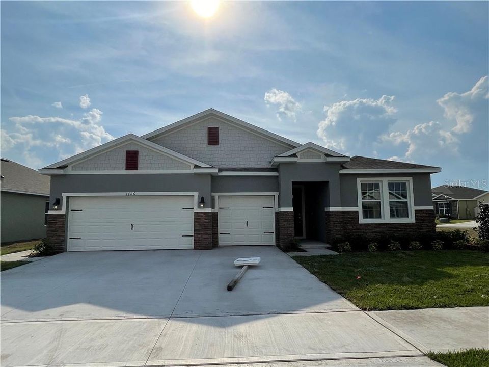 Recently Sold: $376,990 (4 beds, 3 baths, 2795 Square Feet)