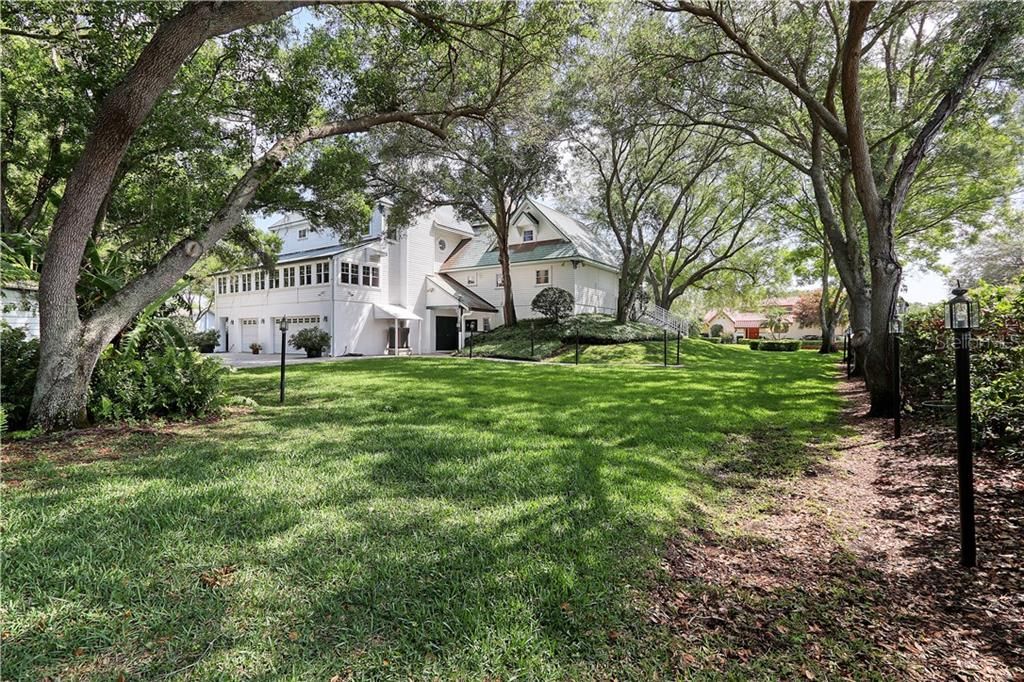 Recently Sold: $1,300,000 (4 beds, 4 baths, 6582 Square Feet)