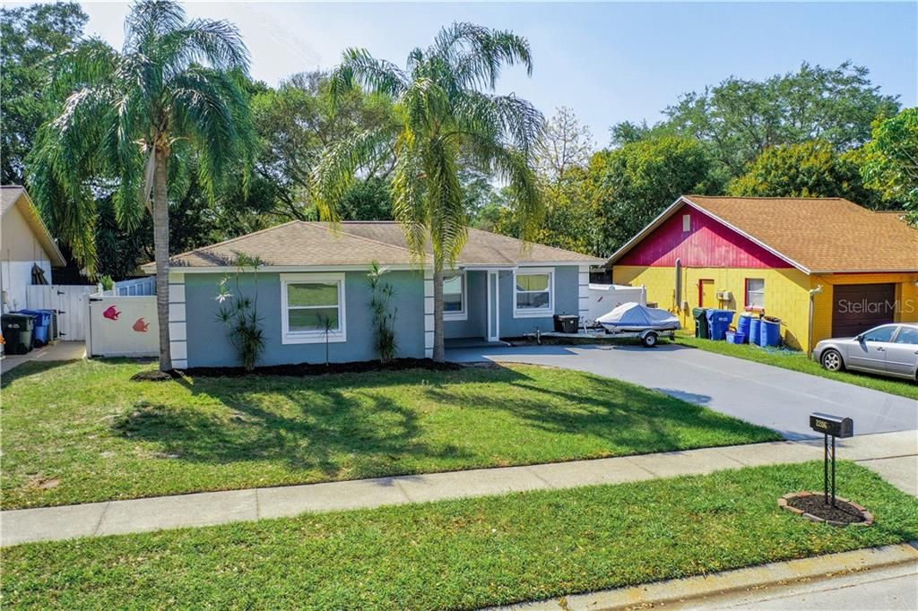 Recently Sold: $350,000 (3 beds, 2 baths, 1426 Square Feet)