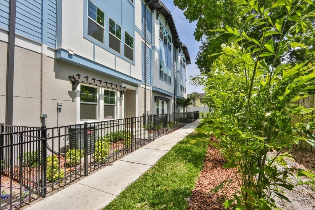 Recently Sold: $585,000 (3 beds, 2 baths, 2262 Square Feet)