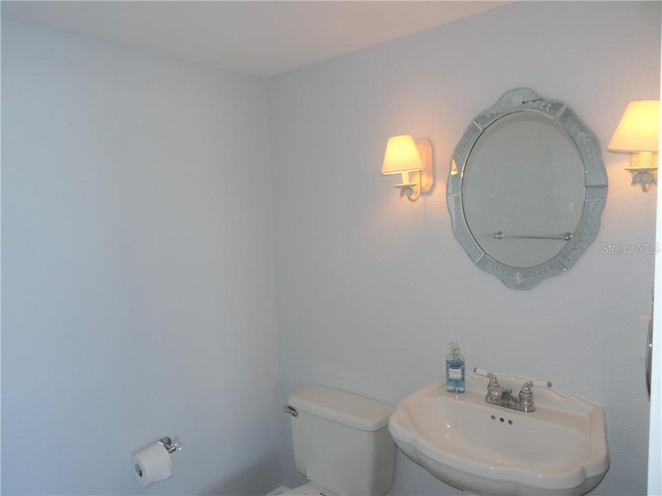 Недавно арендовано: $2,000 (1 спален, 1 ванн, 1085 Квадратных фут)