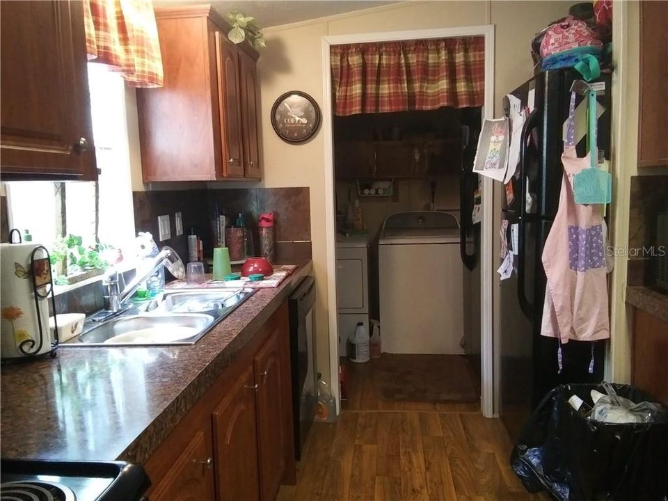 Vendido Recientemente: $289,000 (4 camas, 2 baños, 1960 Pies cuadrados)