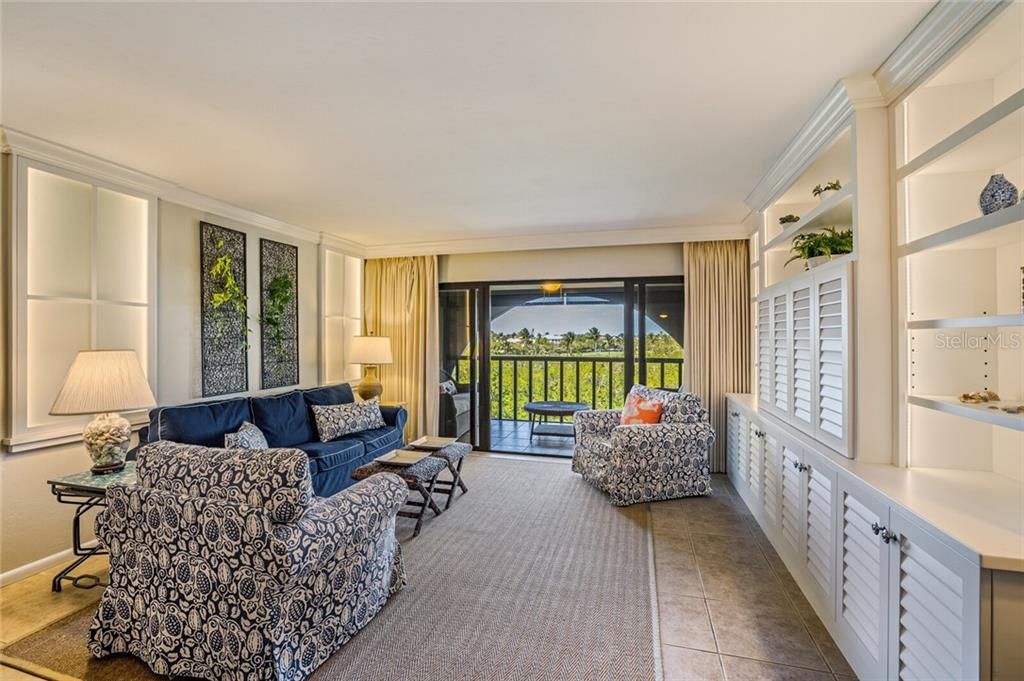 Recently Sold: $2,375,000 (3 beds, 2 baths, 1645 Square Feet)