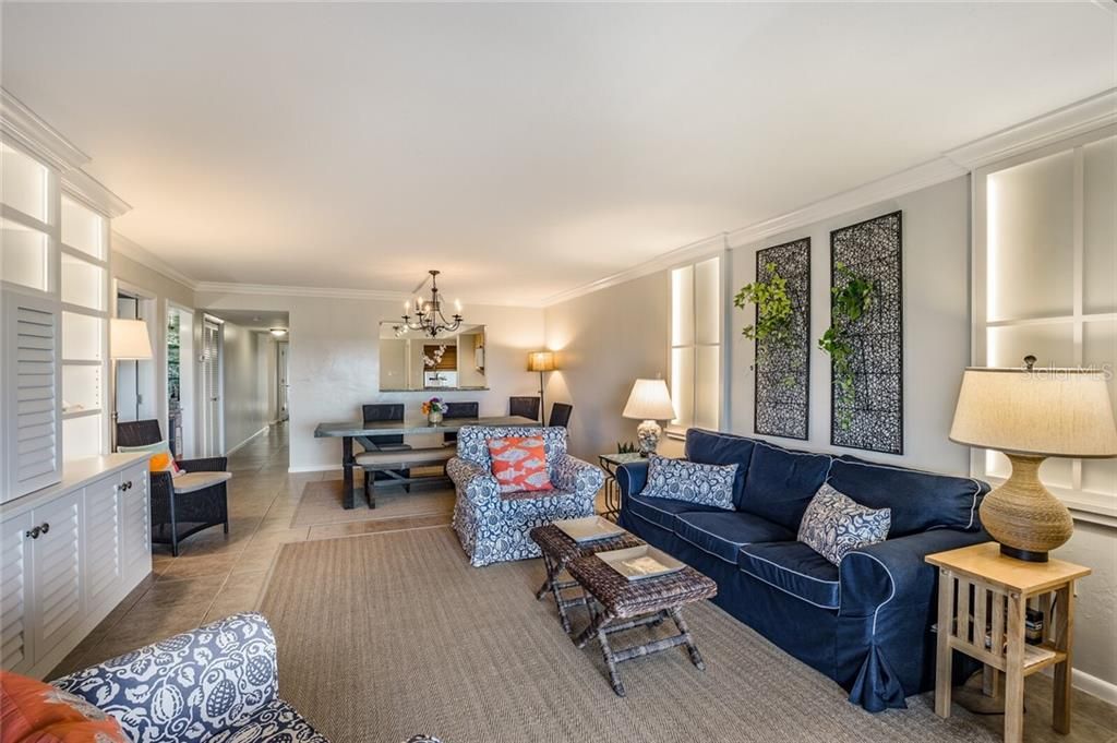 Recently Sold: $2,375,000 (3 beds, 2 baths, 1645 Square Feet)
