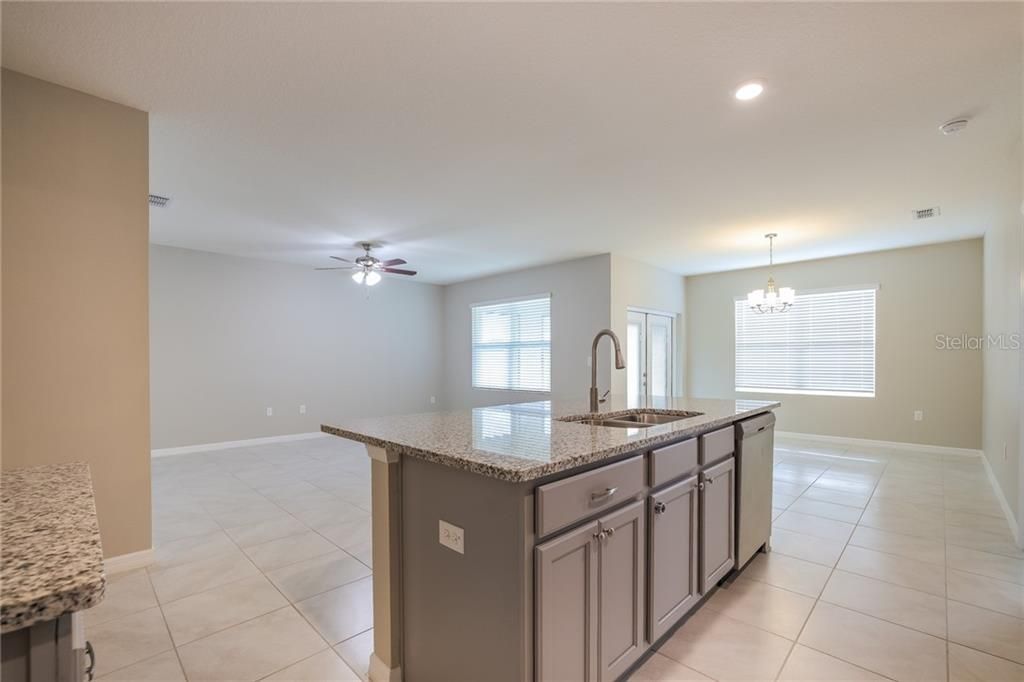 Recently Rented: $1,695 (3 beds, 2 baths, 1697 Square Feet)