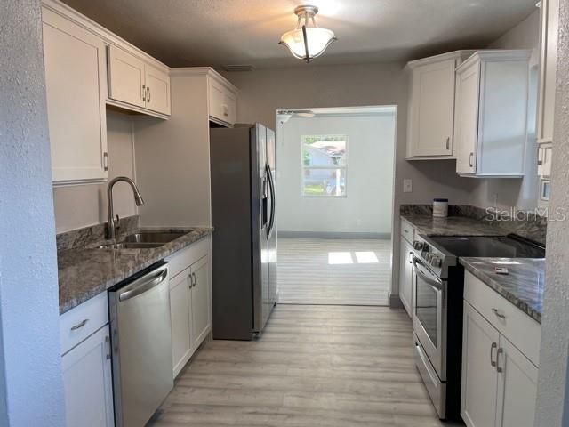 Recently Sold: $195,000 (2 beds, 1 baths, 688 Square Feet)