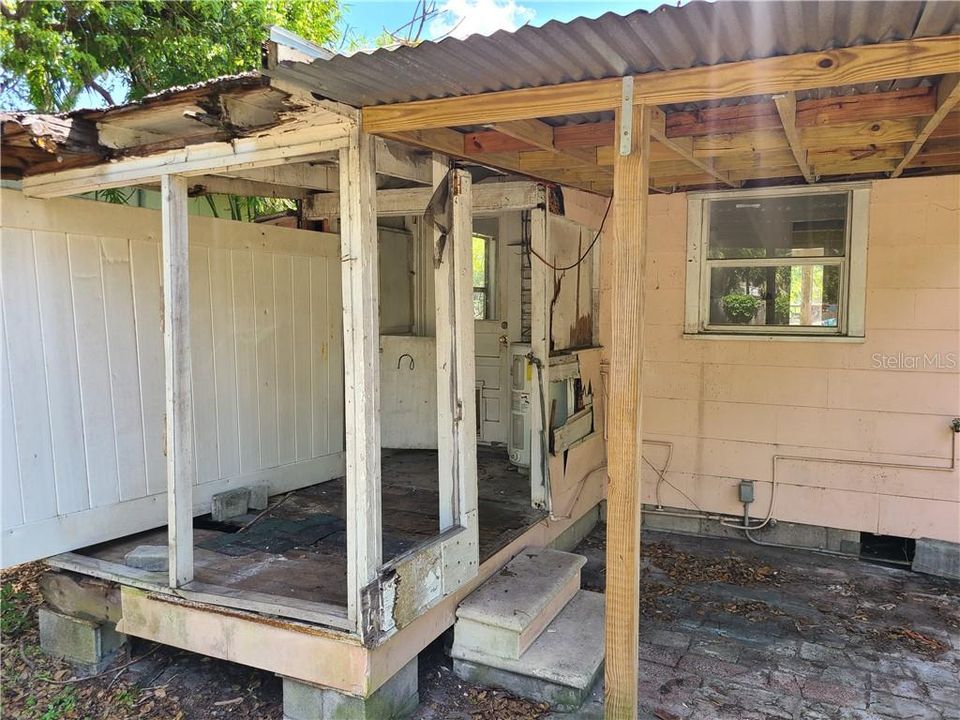 Recently Sold: $125,000 (2 beds, 1 baths, 596 Square Feet)