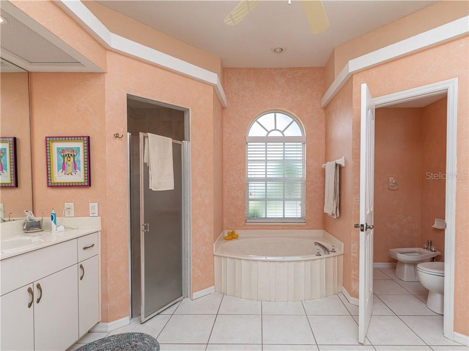 最近售出: $739,000 (3 贝兹, 2 浴室, 2155 平方英尺)