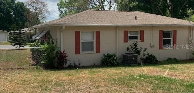 Recently Sold: $148,000 (3 beds, 1 baths, 836 Square Feet)