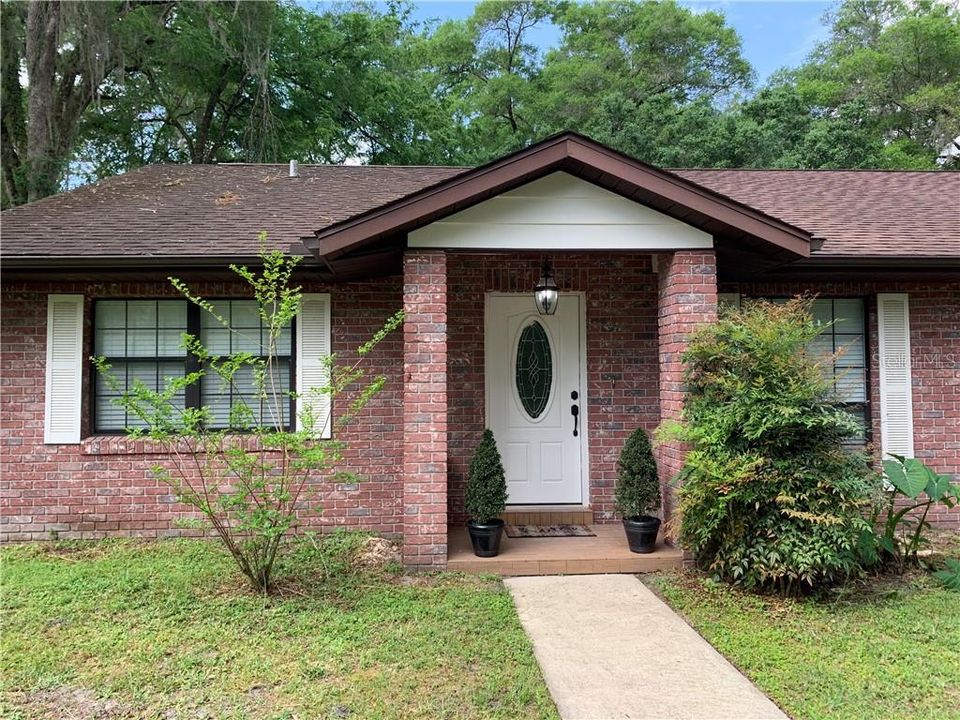 Recently Sold: $279,000 (3 beds, 2 baths, 1492 Square Feet)