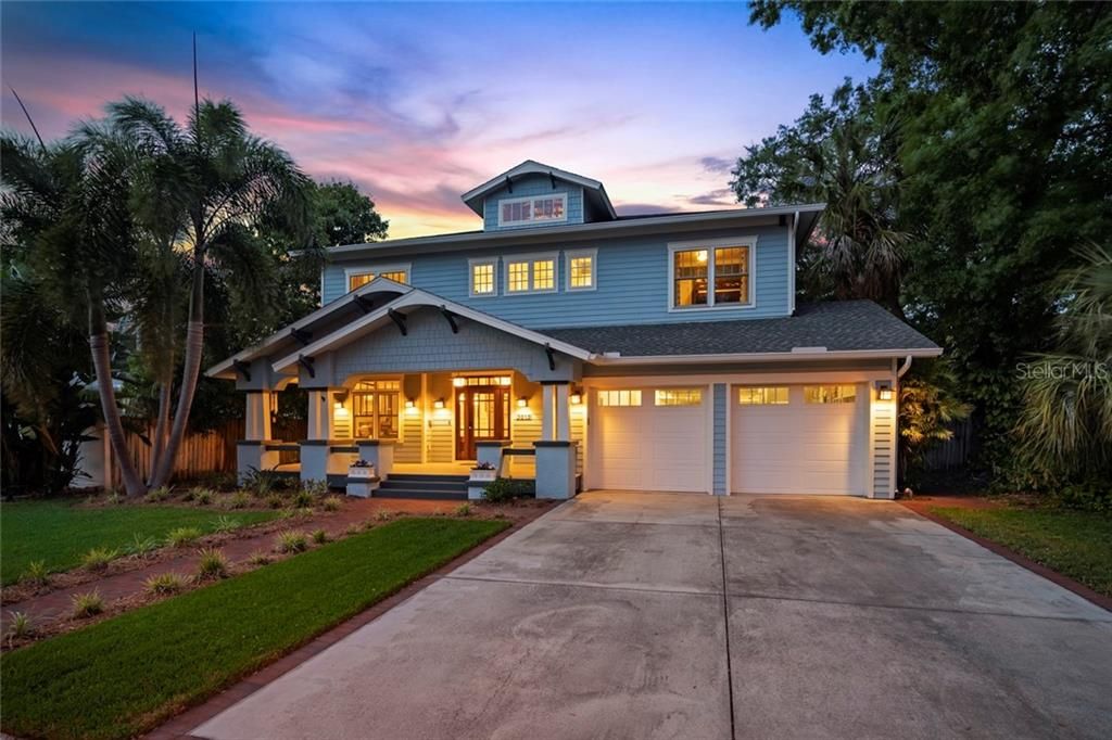 Recently Sold: $1,290,000 (5 beds, 4 baths, 3685 Square Feet)