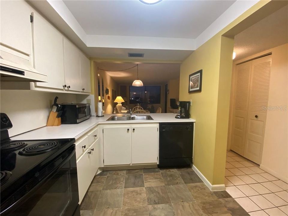 Recently Sold: $218,000 (1 beds, 1 baths, 780 Square Feet)