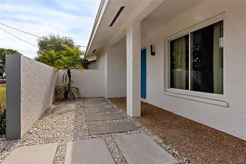 Recently Sold: $475,000 (3 beds, 2 baths, 1805 Square Feet)