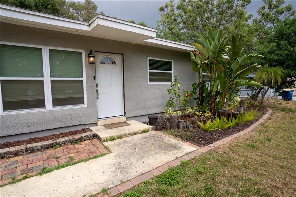 Recently Sold: $207,000 (3 beds, 2 baths, 1091 Square Feet)