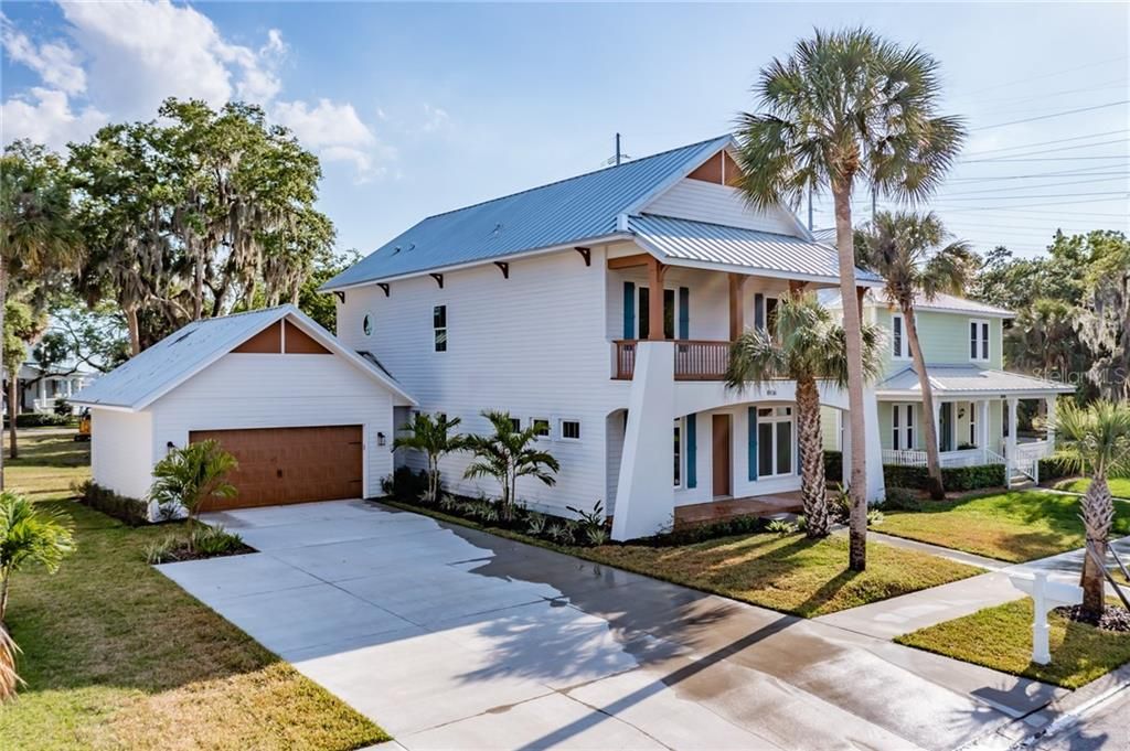 Recently Sold: $785,000 (4 beds, 3 baths, 3329 Square Feet)