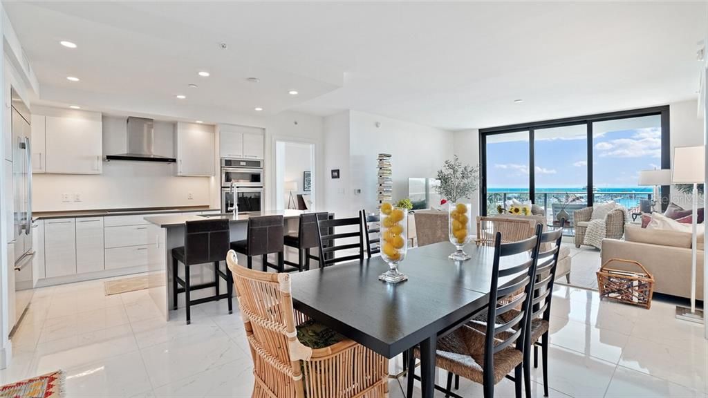 Recently Sold: $1,200,000 (2 beds, 2 baths, 1522 Square Feet)