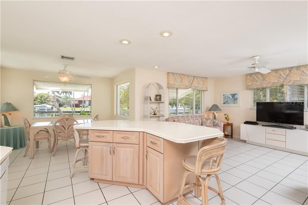 Recently Sold: $599,000 (2 beds, 2 baths, 1846 Square Feet)