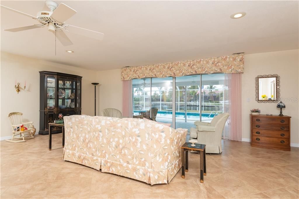 Recently Sold: $599,000 (2 beds, 2 baths, 1846 Square Feet)