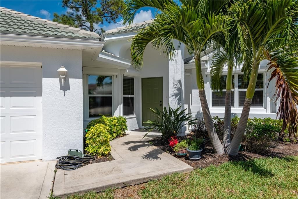 Recently Sold: $324,900 (2 beds, 2 baths, 1425 Square Feet)