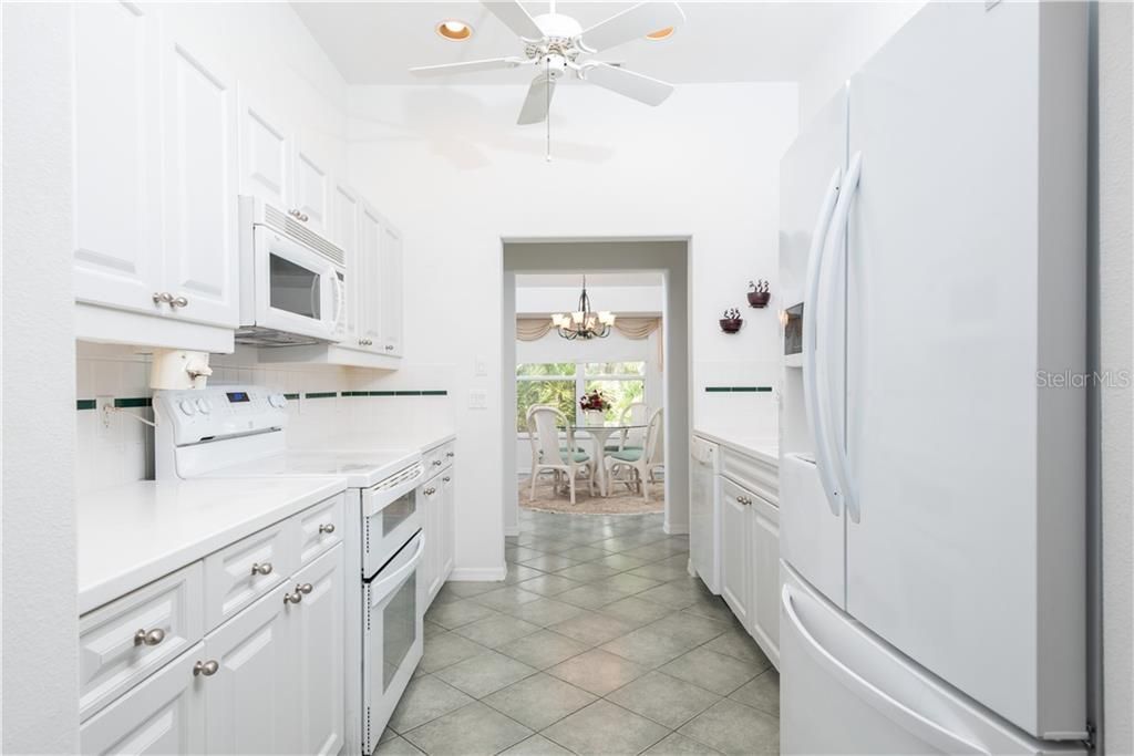 Recently Sold: $324,900 (2 beds, 2 baths, 1425 Square Feet)