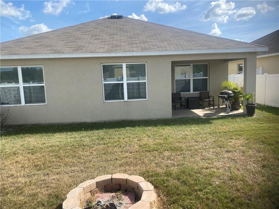 Recently Sold: $262,900 (3 beds, 2 baths, 1690 Square Feet)