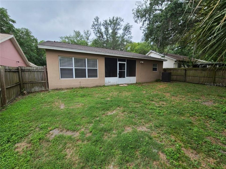 Recently Sold: $224,900 (3 beds, 2 baths, 1328 Square Feet)