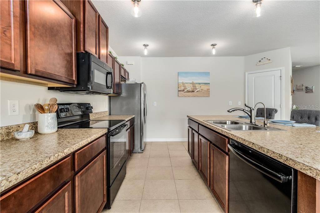 Recently Sold: $310,000 (4 beds, 2 baths, 2442 Square Feet)