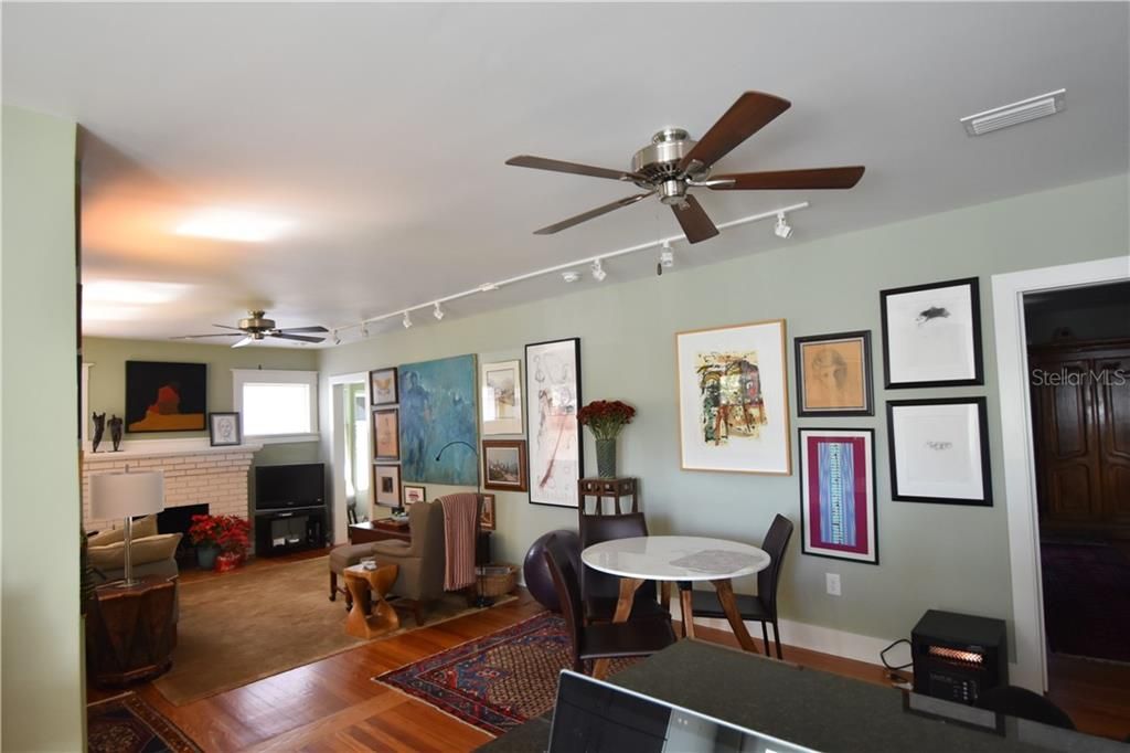 Recently Sold: $525,000 (2 beds, 2 baths, 1183 Square Feet)