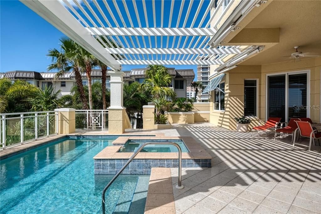 Recently Sold: $4,000,000 (3 beds, 3 baths, 3697 Square Feet)