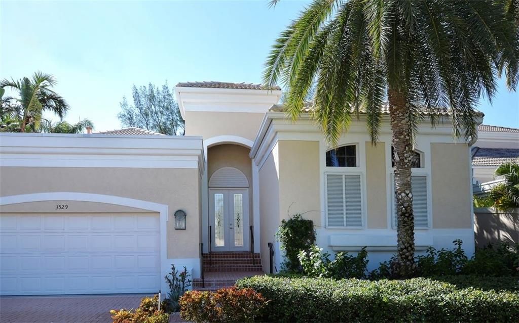 Recently Sold: $1,399,000 (5 beds, 5 baths, 4373 Square Feet)