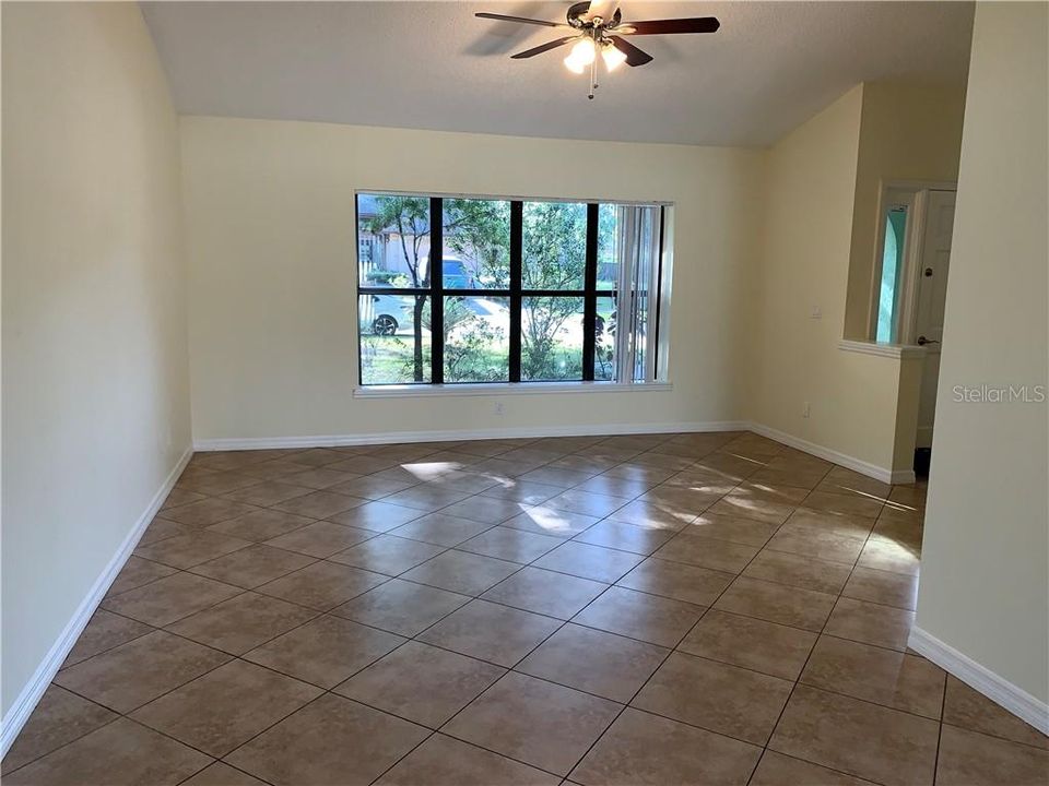 Recently Sold: $275,000 (3 beds, 2 baths, 1614 Square Feet)