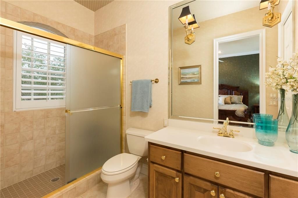 最近售出: $1,425,000 (4 贝兹, 4 浴室, 5002 平方英尺)