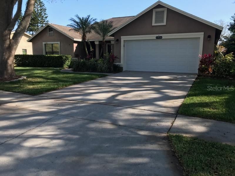 Vendido Recientemente: $299,999 (4 camas, 2 baños, 1965 Pies cuadrados)