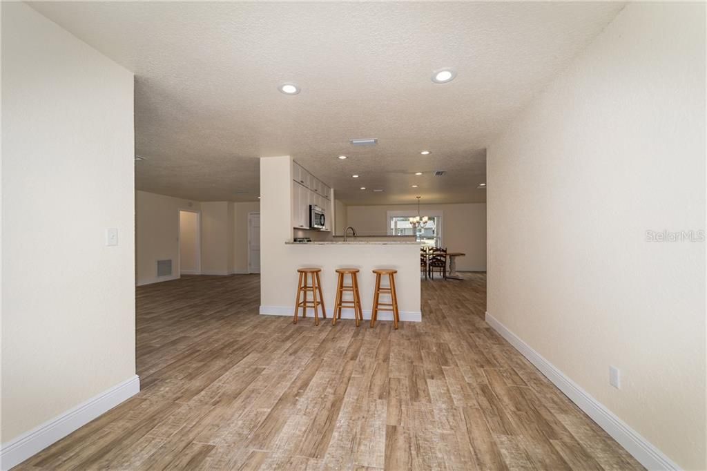 Recently Sold: $259,000 (4 beds, 2 baths, 1894 Square Feet)