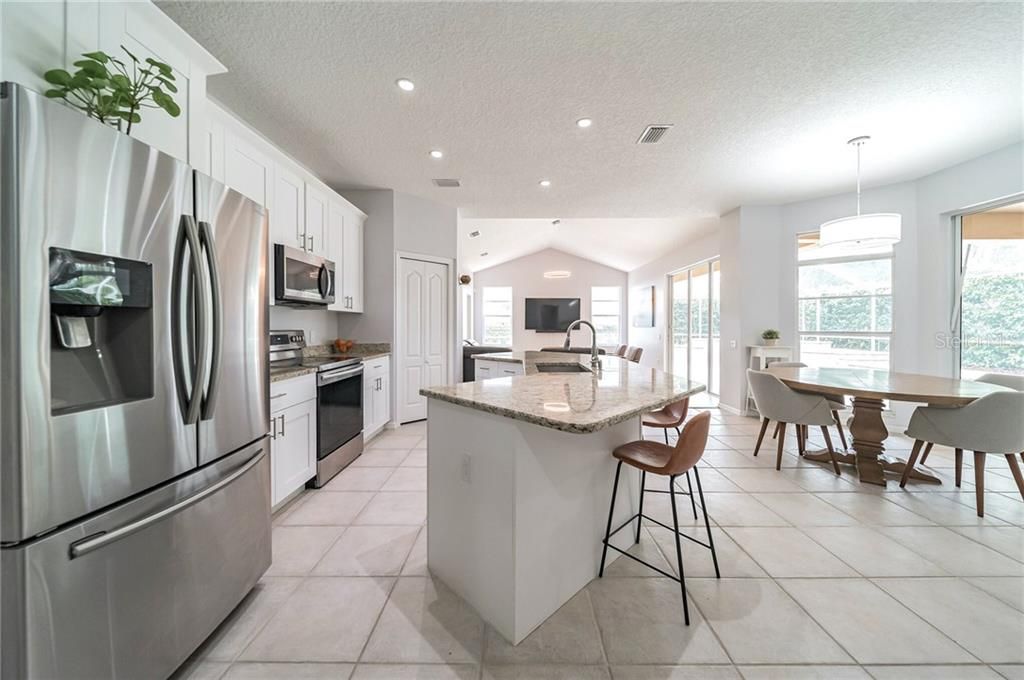 Recently Sold: $499,000 (4 beds, 3 baths, 2516 Square Feet)