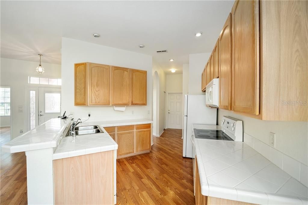 Recently Sold: $259,900 (2 beds, 2 baths, 1744 Square Feet)
