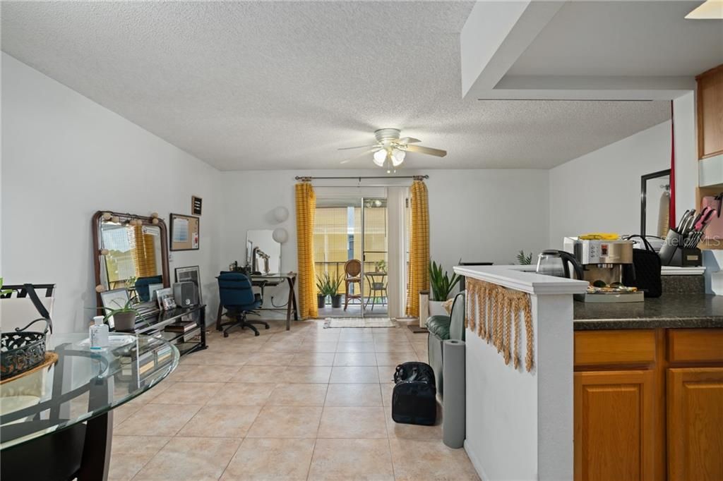 Recently Sold: $99,900 (1 beds, 1 baths, 678 Square Feet)